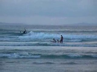 Petite glissade surfesque à Byron Bay