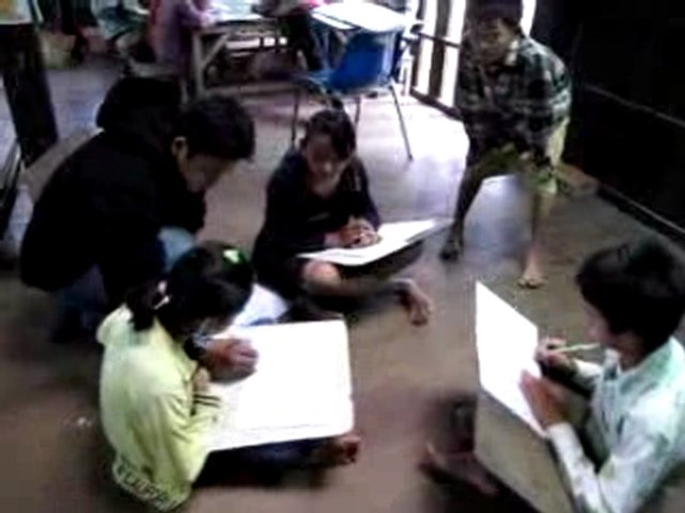 Cours de dessins à Phare, Battambang, Cambodge