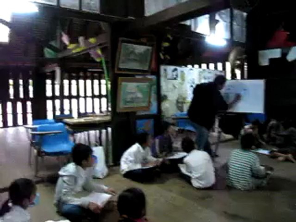 Cours de dessins à Phare, Battambang, Cambodge