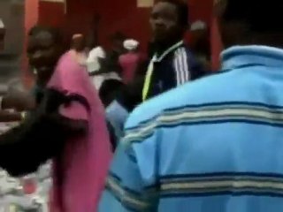 Trzęsienie Ziemi w Haiti: Exclusive ze zniszczonego Haiti