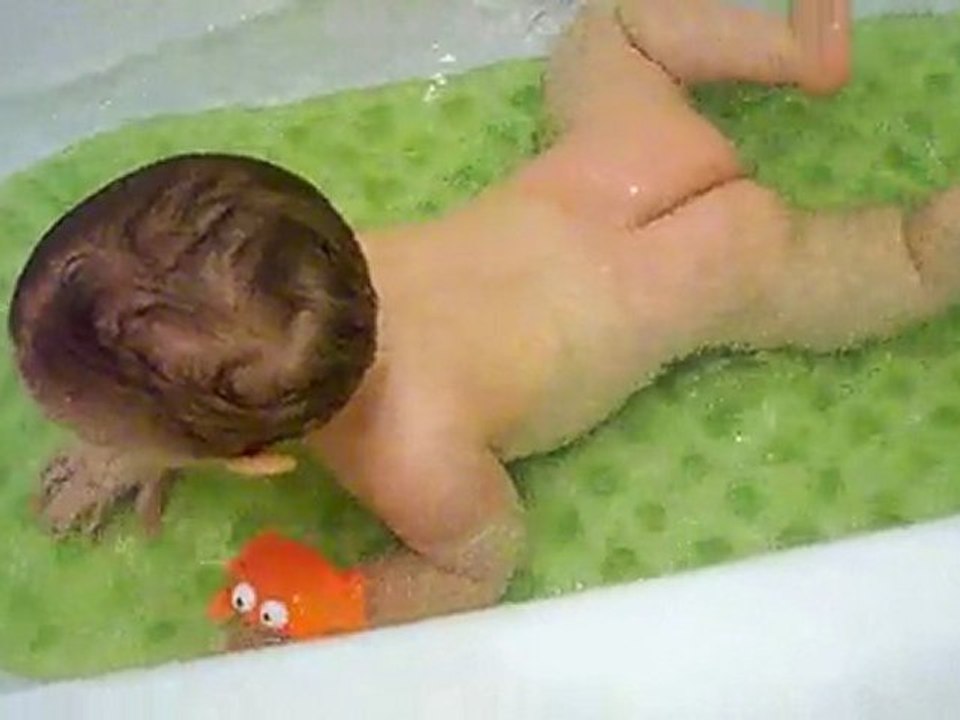 NOE petit poisson dans l'eau !!!