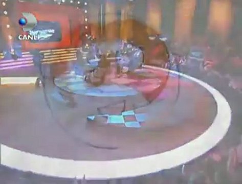 Funda Arar - Yangın Yeri (Canlı)