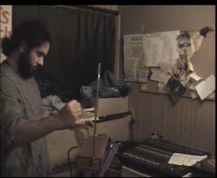 Meczûp, theremin performance