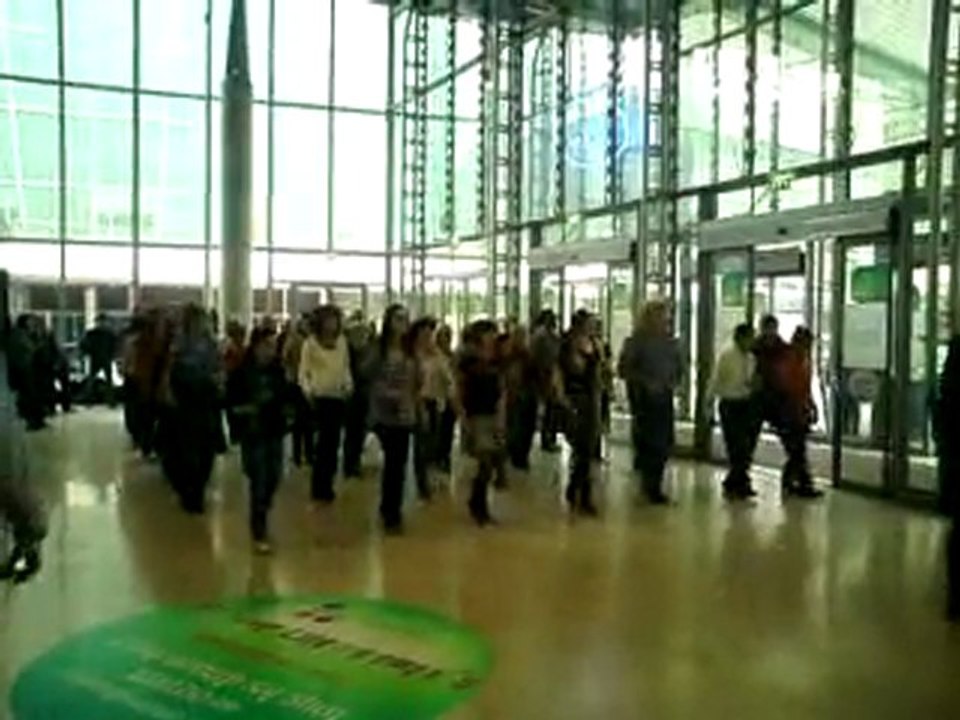Toujours les mêmes qui dansent le country à la défense