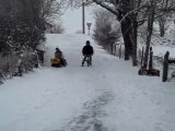 Rue Basse : Tracteur vs VTT dans la Neige