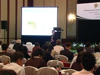 Understanding Benchmarking by Dr. Robin Mann 📊