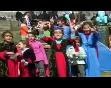 Halit Bilgiç - Özgürlük Çiçeğimsin ( Orjinal Klip ) 2oo9