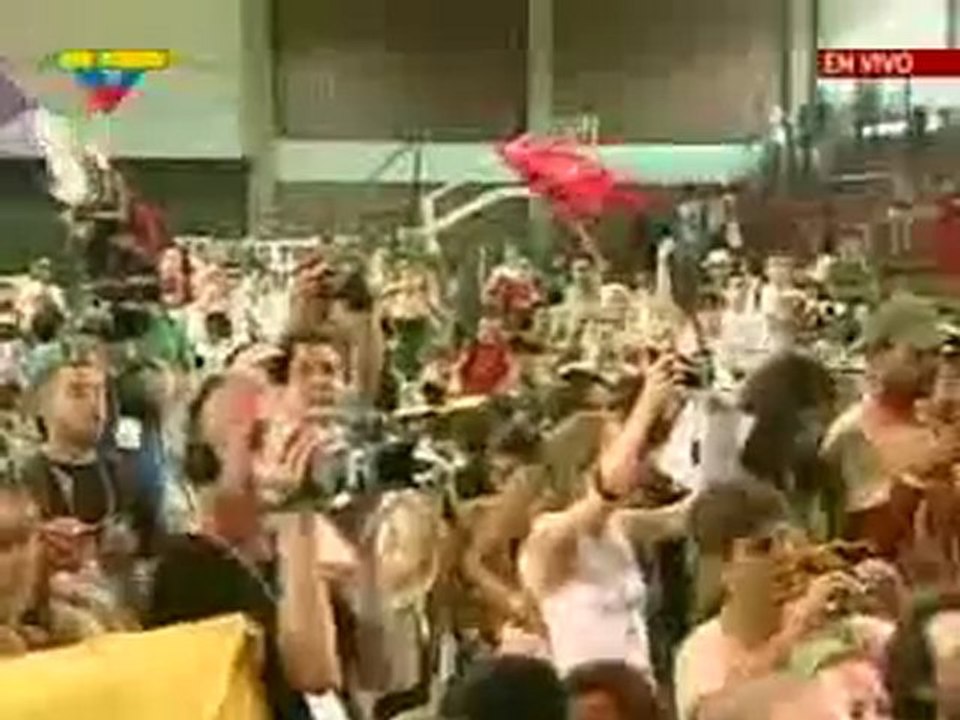 CHAVEZ, CORREA et ALEIDE GUEVARA CHANTE HASTA SIEMPRE....