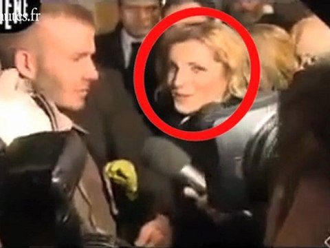 Elle touche les parties de David Beckham