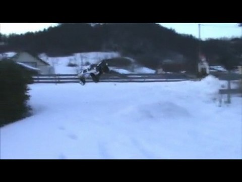 HPI Baja 5T neige et jump