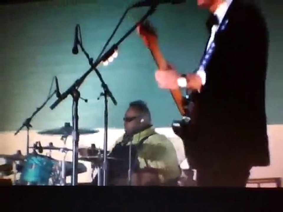 Nick Jonas and The Administration perform live! CCMA