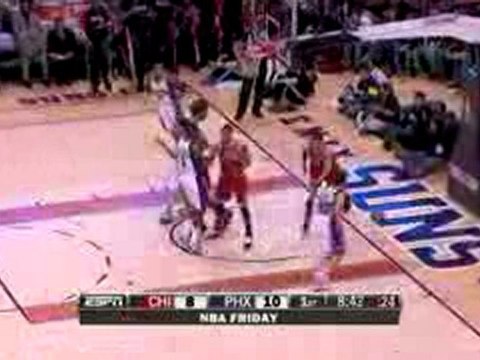 Kirk Hinrich throws a wonderful pass to Derrick Rose, who fi