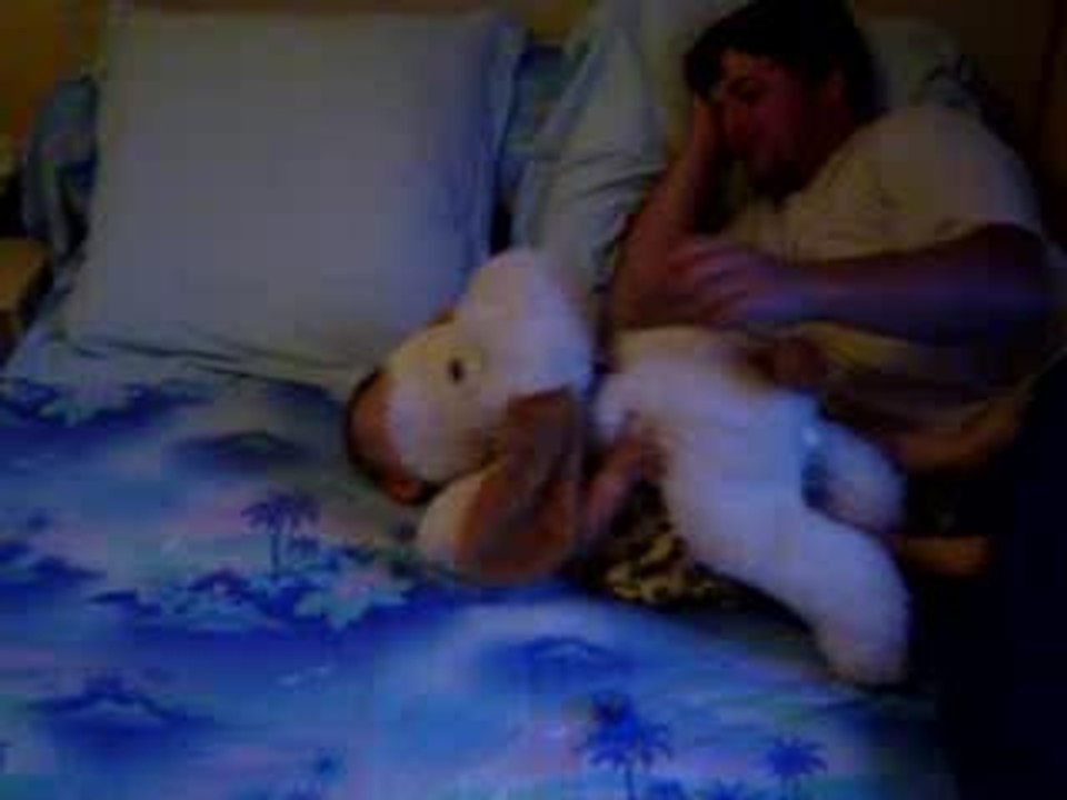 Emma joue avec Papa