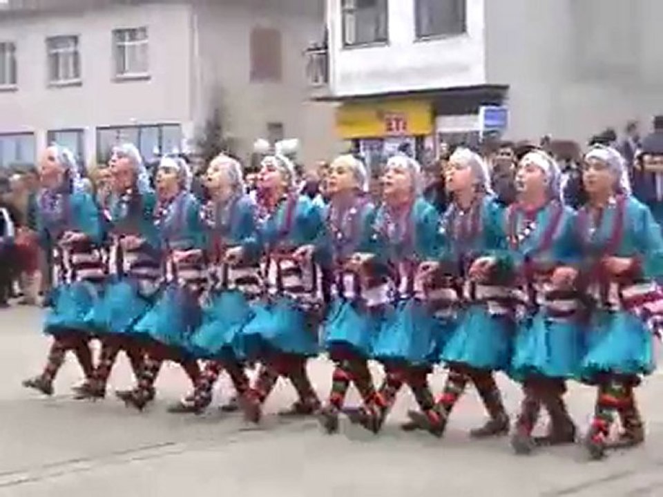 KEMENÇE HORON KARADENİZ VAKFIKEBİR MİNİK KIZLAR