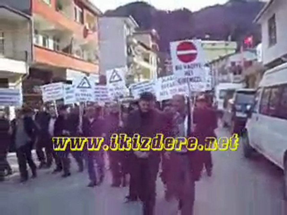İşte İkizderelinin ilginç HES Protestosu