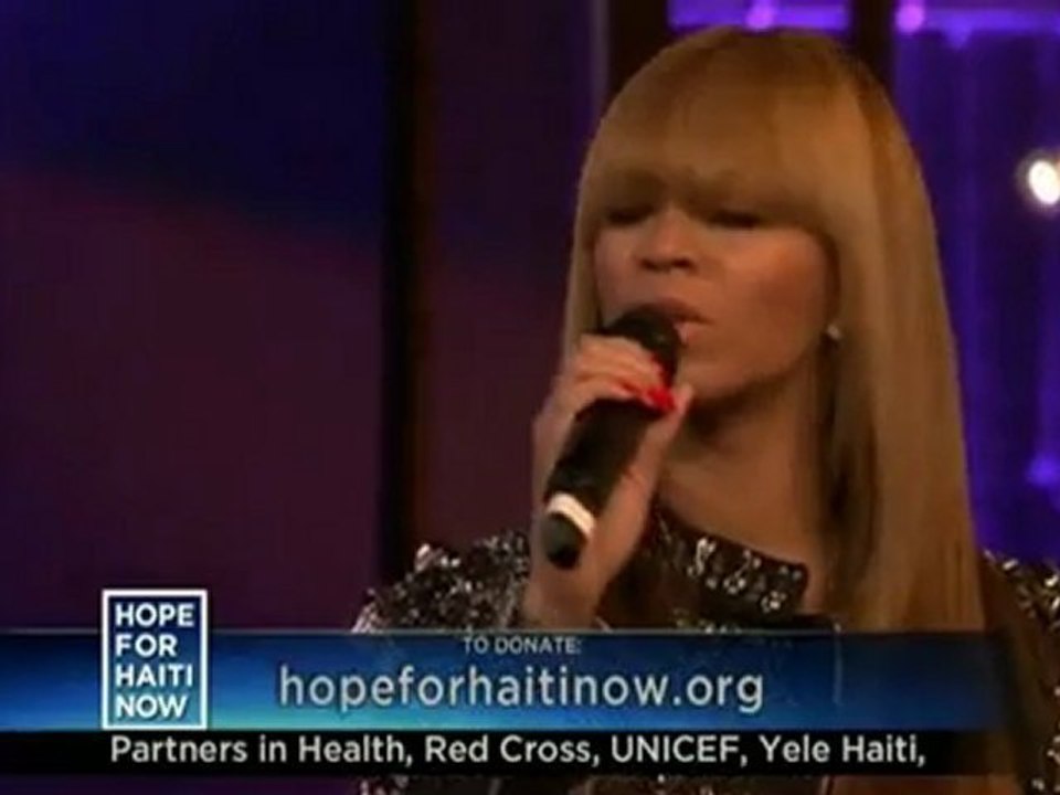 Beyonce & Chris Martin - Halo (Live At Hope for Haiti)