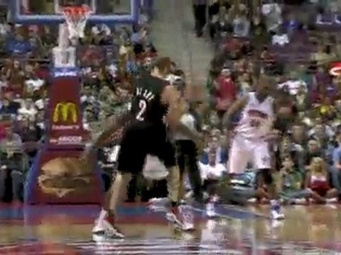 Steve Blake throws a wonderful pass to Rudy Fernandez, who f