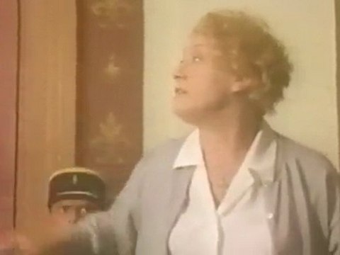 tu rentres chez toi tu travail-Le Tronc.avi-