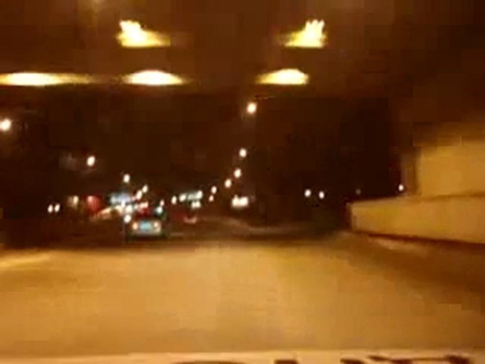 inseguimento della polizia con schianto nella citta russa di