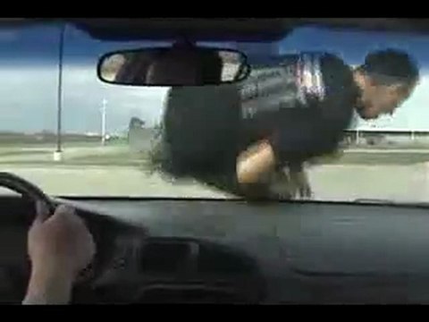 Régis vs pare brise