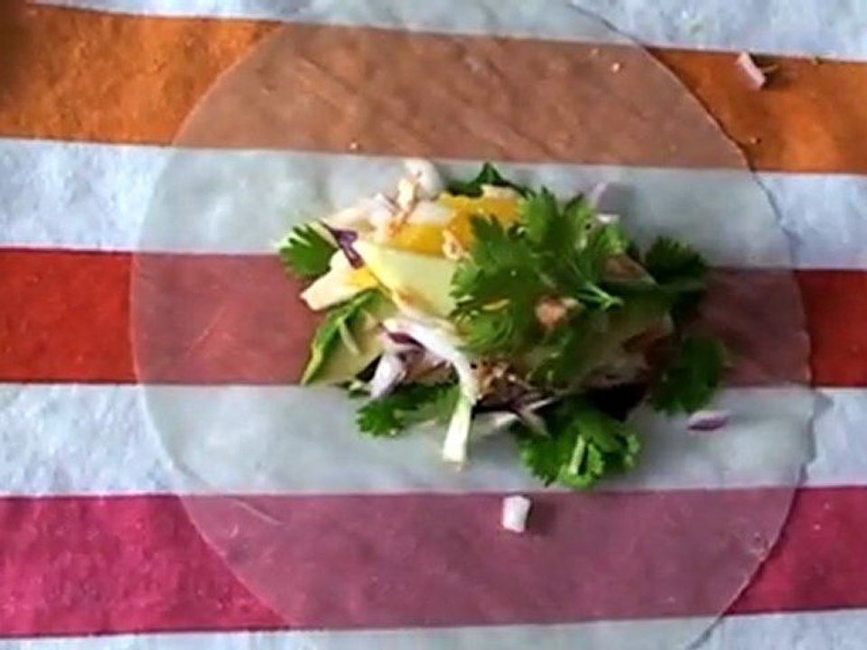 Rouleau de printemps au crabe et à la mangue
