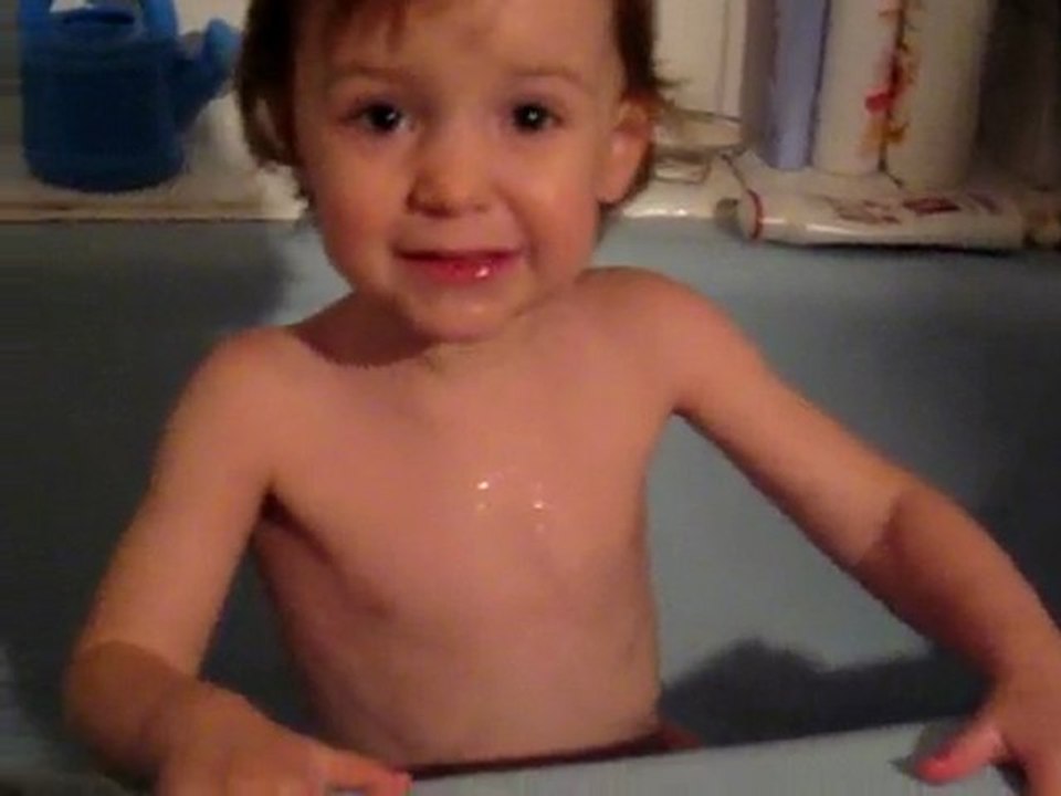 Gaël au bain (12 janvier 2010)