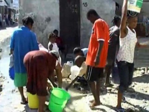 Для доставки гуманитарной помощи на Гаити открывают аэропорт