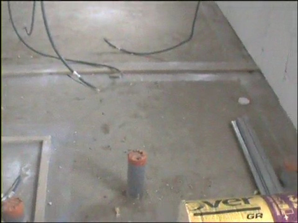 DEBUT DES CLOISONS DE LA MAISON VON