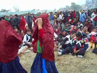 Deux danseuses au festival de Lochhar à Kathmandou