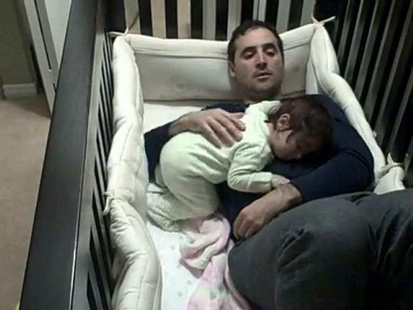 Papa Contre Bebe Video Dailymotion