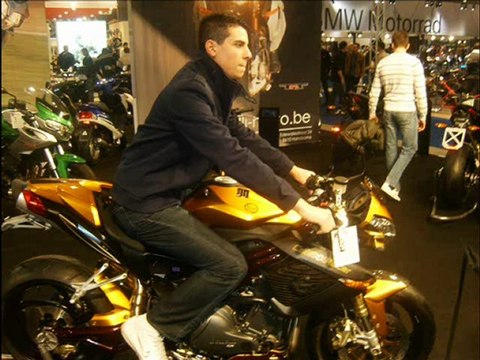 Salon de l auto 2010 6PMS Les soudeurs fou xD