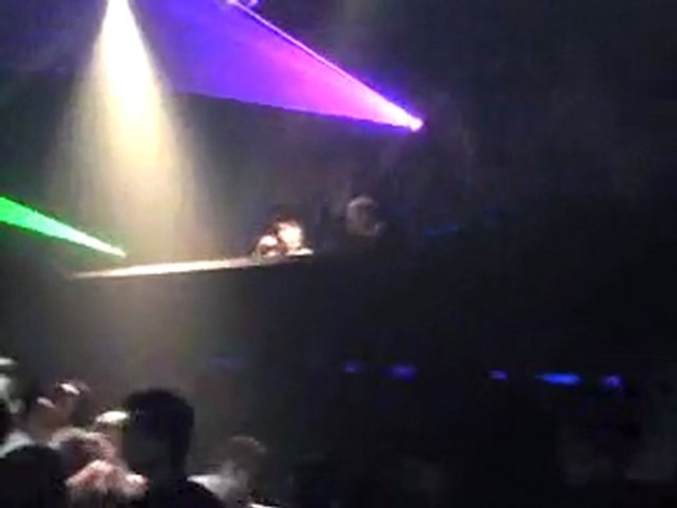 partyraiser vs day mar @  beter kom je niet vs partyraiser