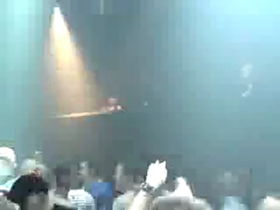 partyraiser vs day mar 2 @  beter kom je niet vs partyraiser