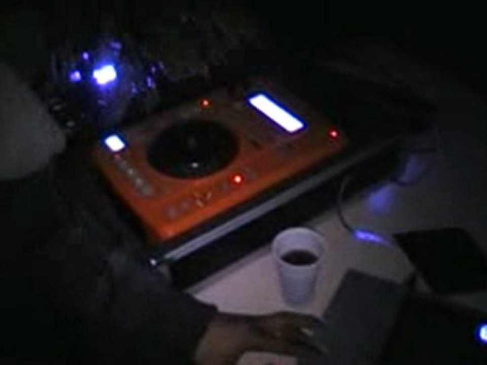 DJ NAYS