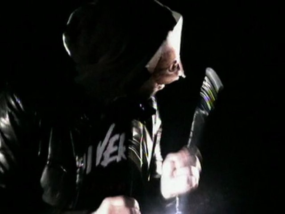 Crystal Castles - Courtship Dating