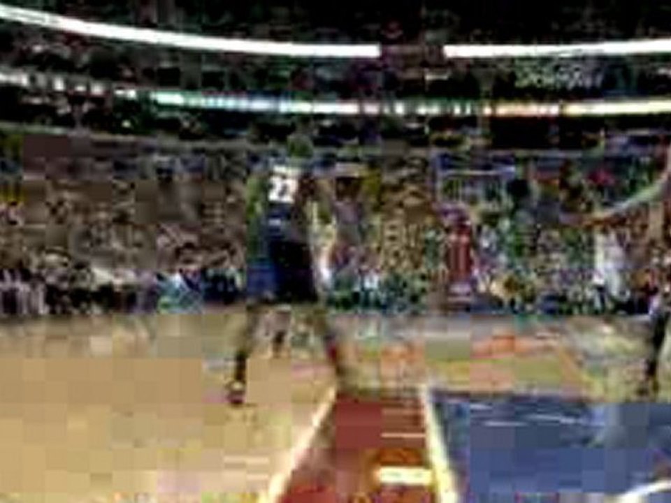 Andre Iguodala gets the hoop and the harm in the thrd quart