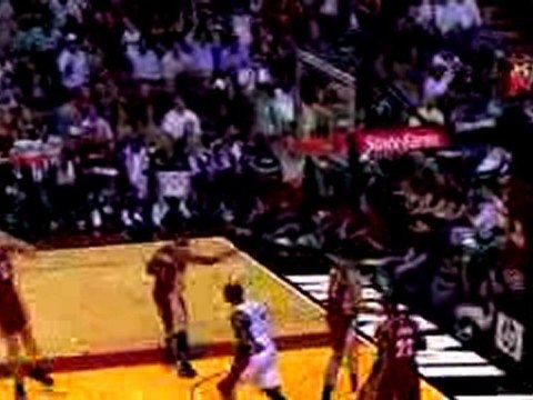 LeBron James and Dwyane Wade put on a show in the second qua