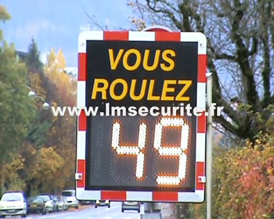 RADAR  PEDAGOGIQUE  LUMINEUX  DE  VITESSE  VIASIS  MINI  PLIABLE