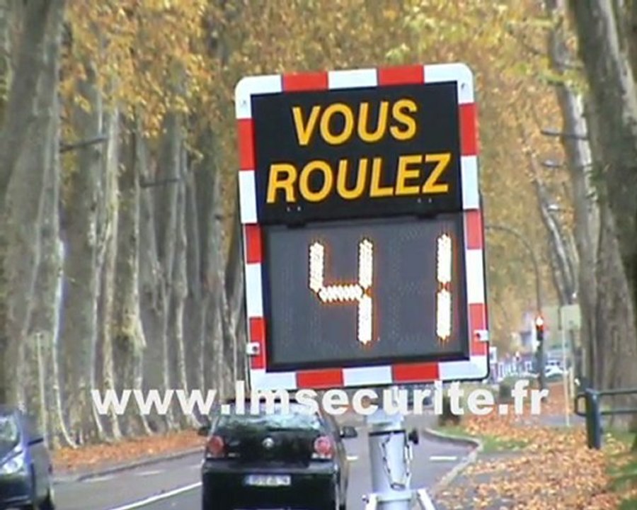 RADAR  PEDAGOGIQUE  LUMINEUX  DE  VITESSE  VIASIS  MINI  4