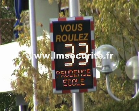 RADAR PEDAGOGIQUE LUMINEUX DE VITESSE VIASIS PLUS7