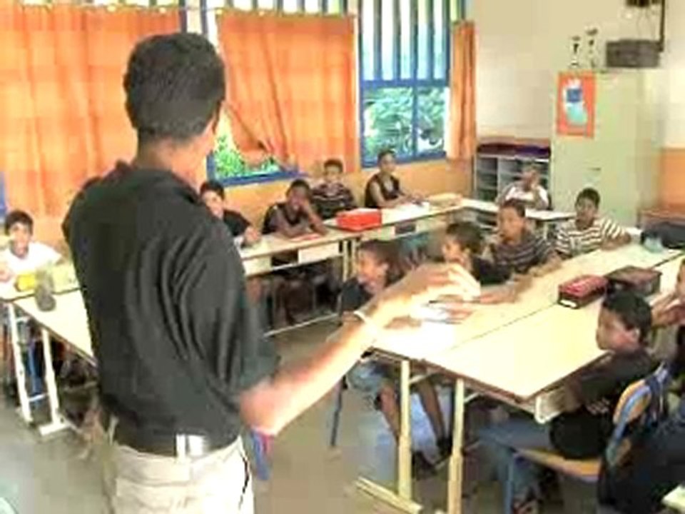 infosoirée ile de la réunion: Un motard se tue à St Benoît.