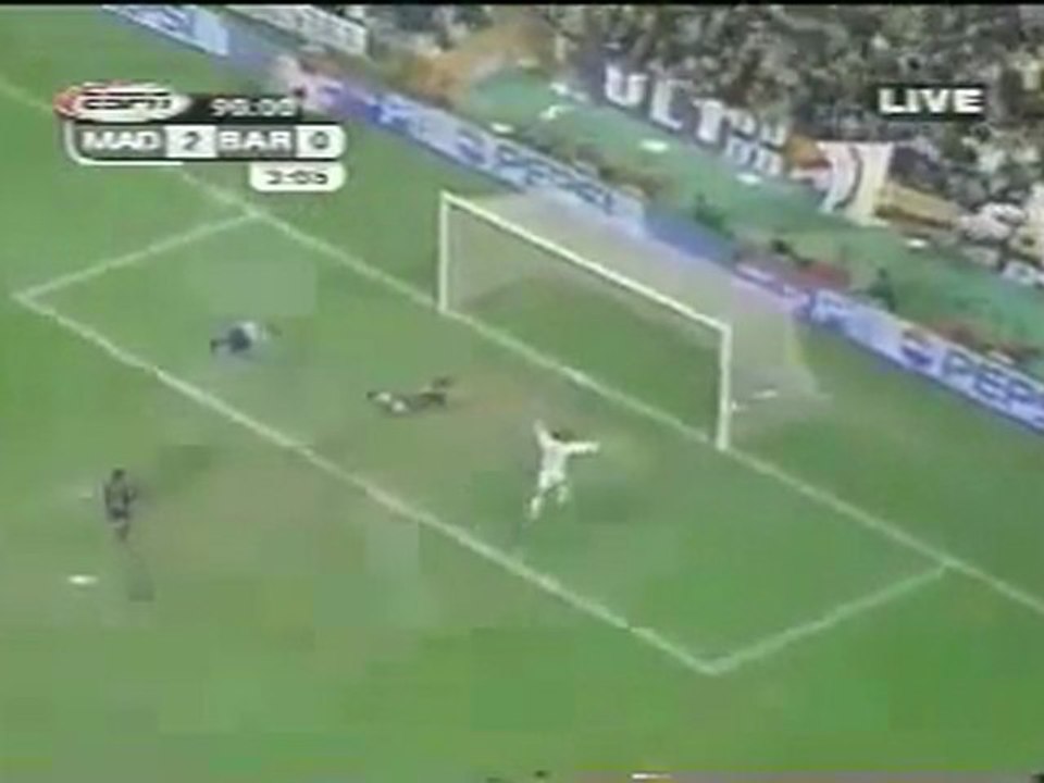 Triangle Zidane - Makélélé - Figo Vs Barcelona