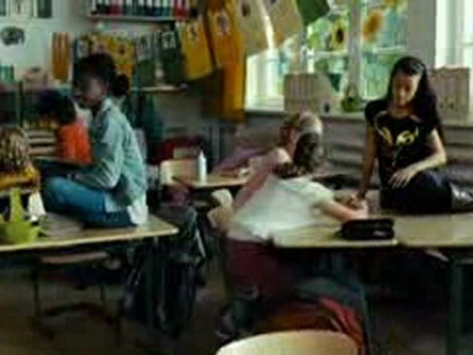 Hier kommt Lola! - Teaser– Ab 4. März nur im Kino!