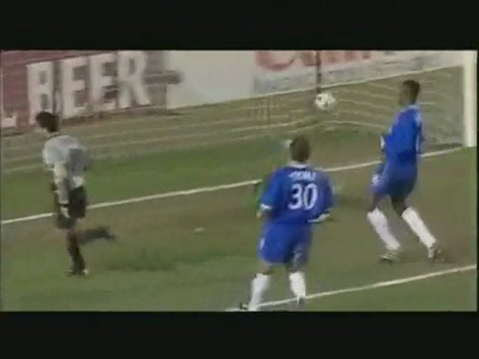 Triangle Cocu - Rivaldo - Figo Vs Chelsea