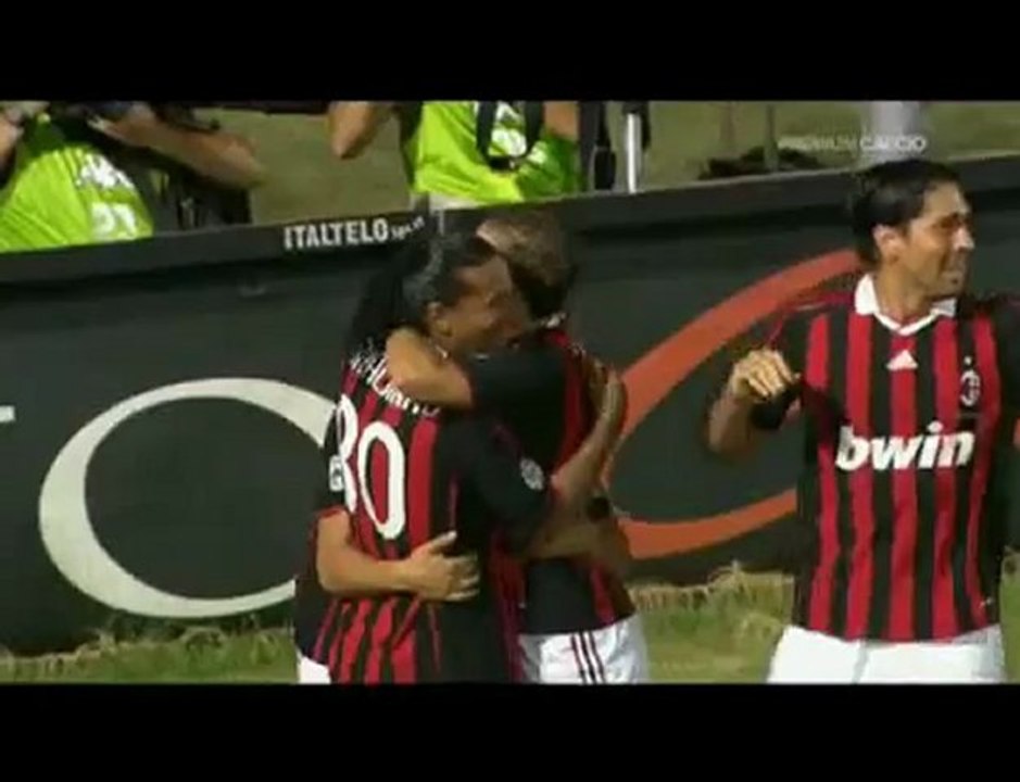 Triangle Ronaldinho - Flamini - Pato Vs Sienne
