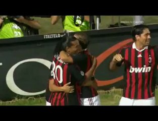 Triangle Ronaldinho - Flamini - Pato Vs Sienne