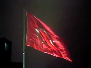 Dalgalanan Türk Bayrağı