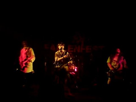 CAPITOL STUDIOS CONCERT BURSTING CREEPY