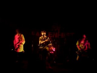 CAPITOL STUDIOS CONCERT BURSTING CREEPY