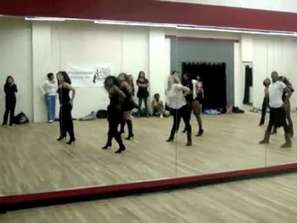 Usher ft. Nicki Minaj Lil Freak Choreo